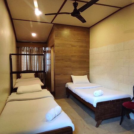 Baba Tourist Lodge 西隆 外观 照片