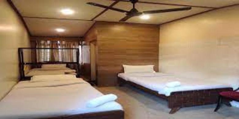 Baba Tourist Lodge 西隆 外观 照片