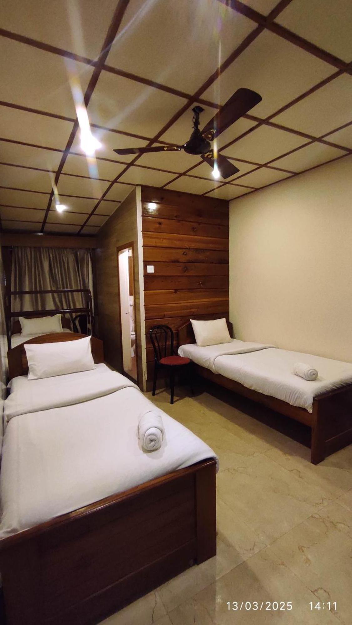 Baba Tourist Lodge 西隆 外观 照片