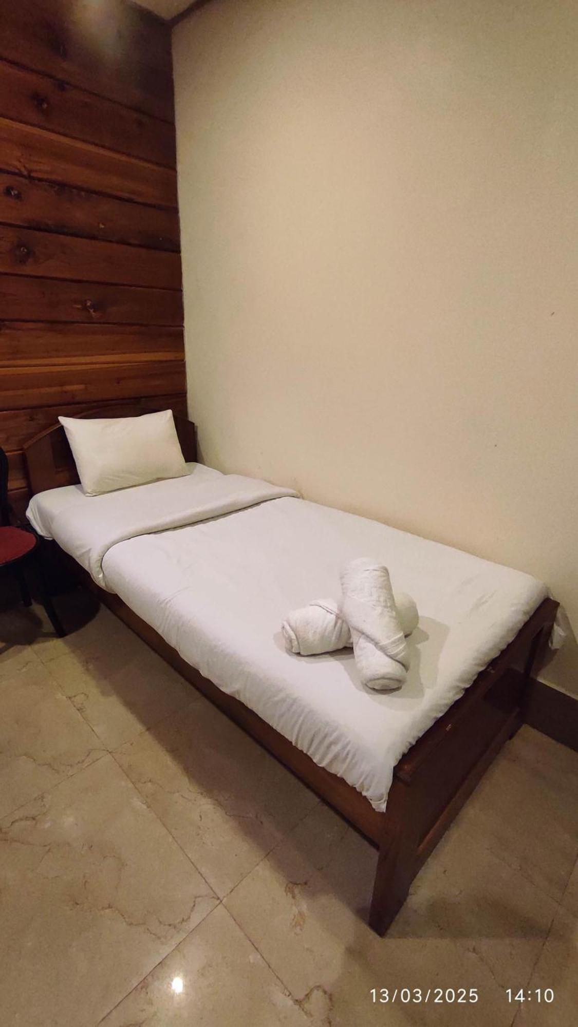 Baba Tourist Lodge 西隆 外观 照片