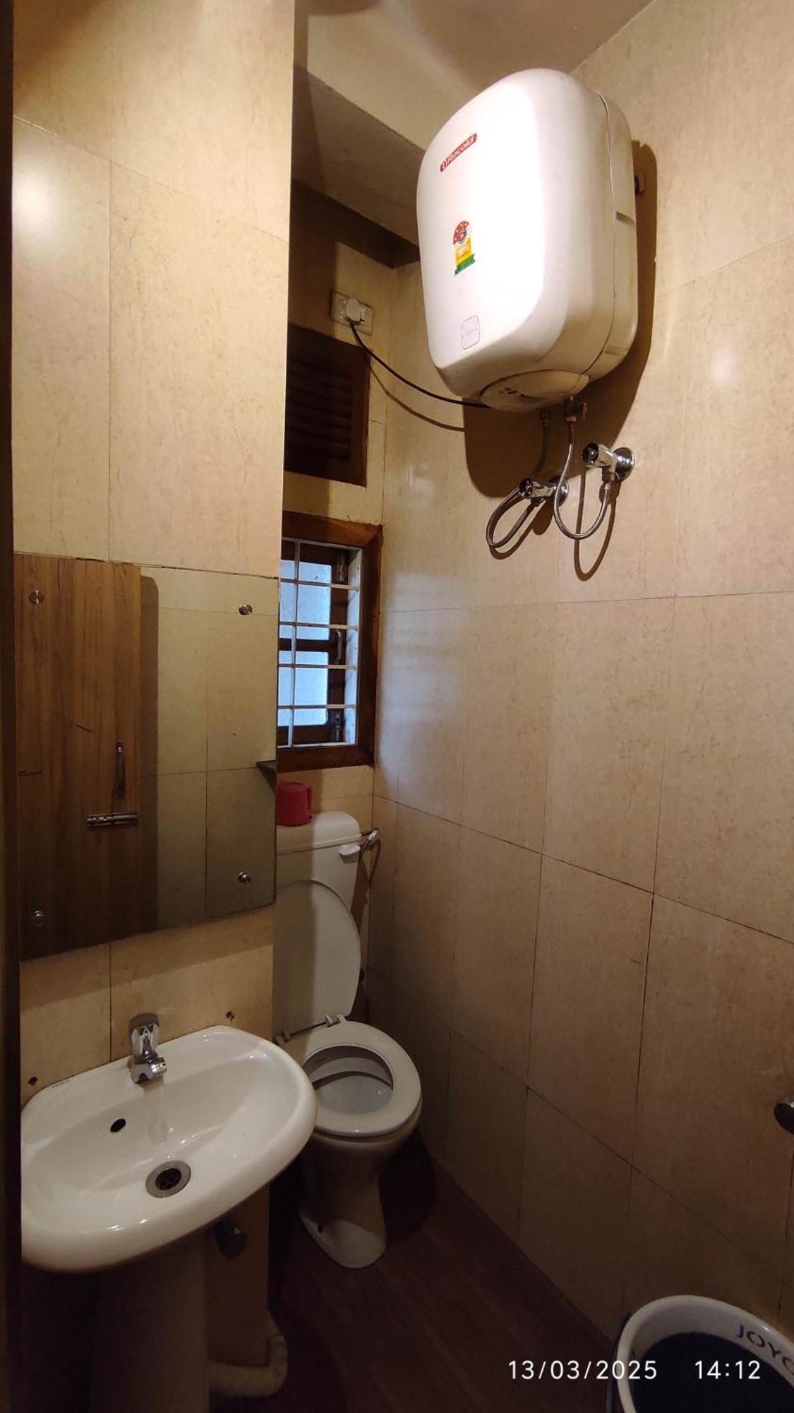 Baba Tourist Lodge 西隆 外观 照片
