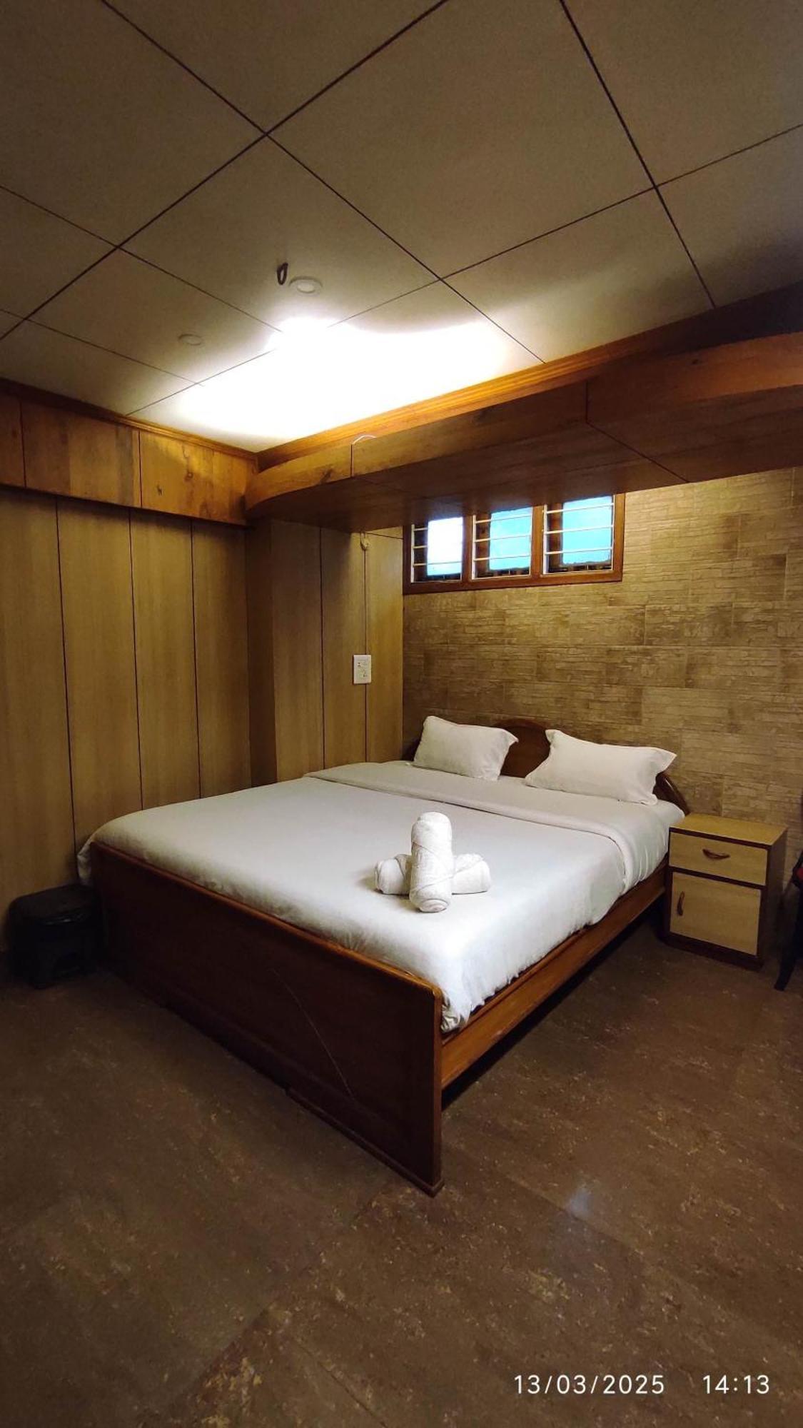 Baba Tourist Lodge 西隆 外观 照片