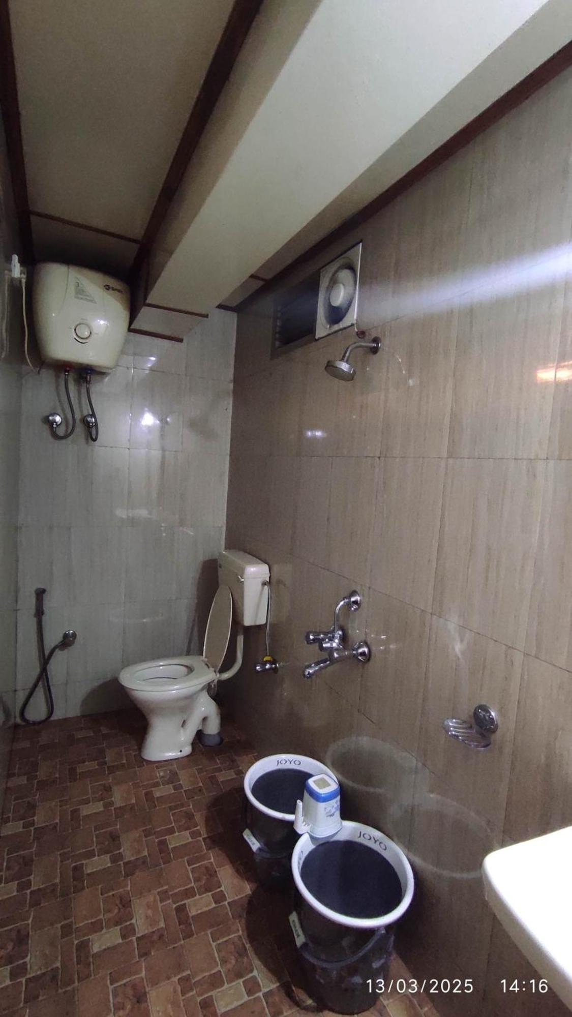 Baba Tourist Lodge 西隆 外观 照片