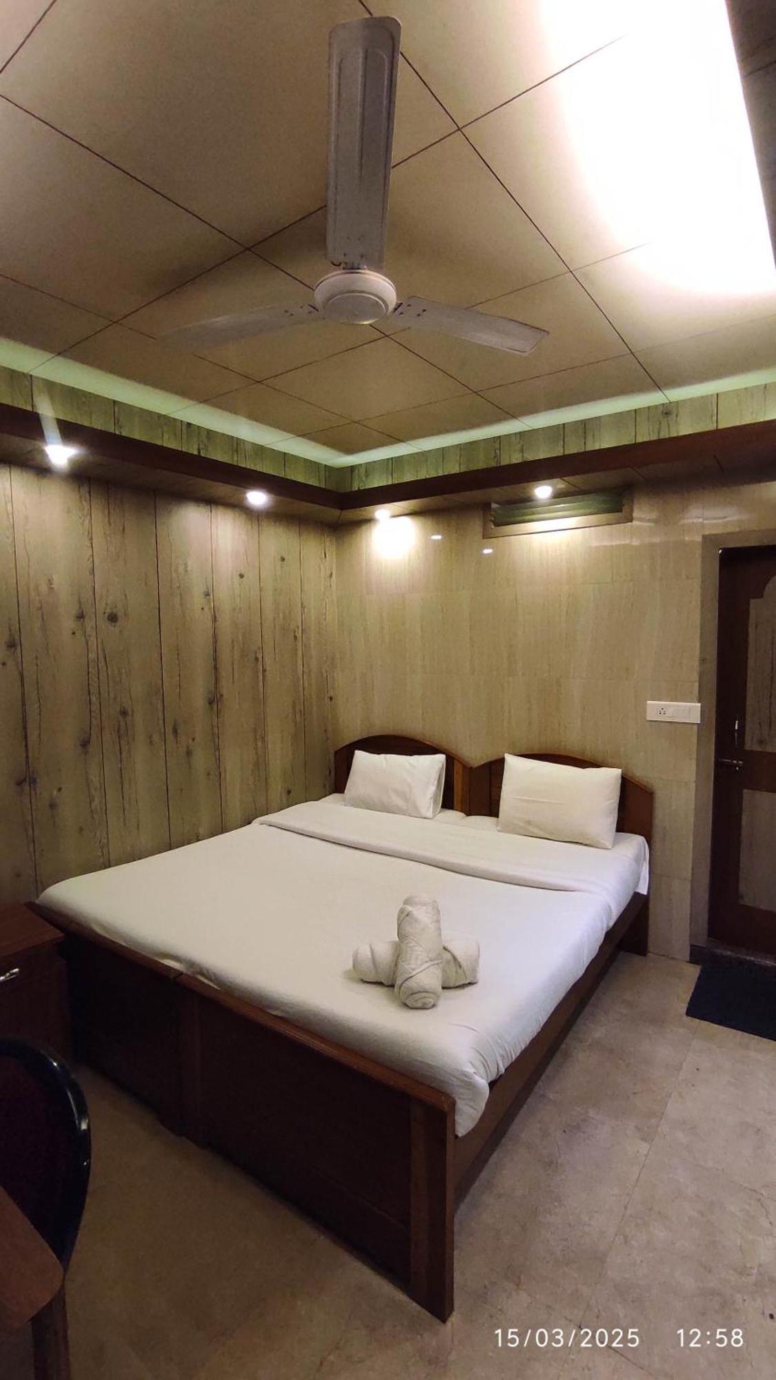 Baba Tourist Lodge 西隆 外观 照片