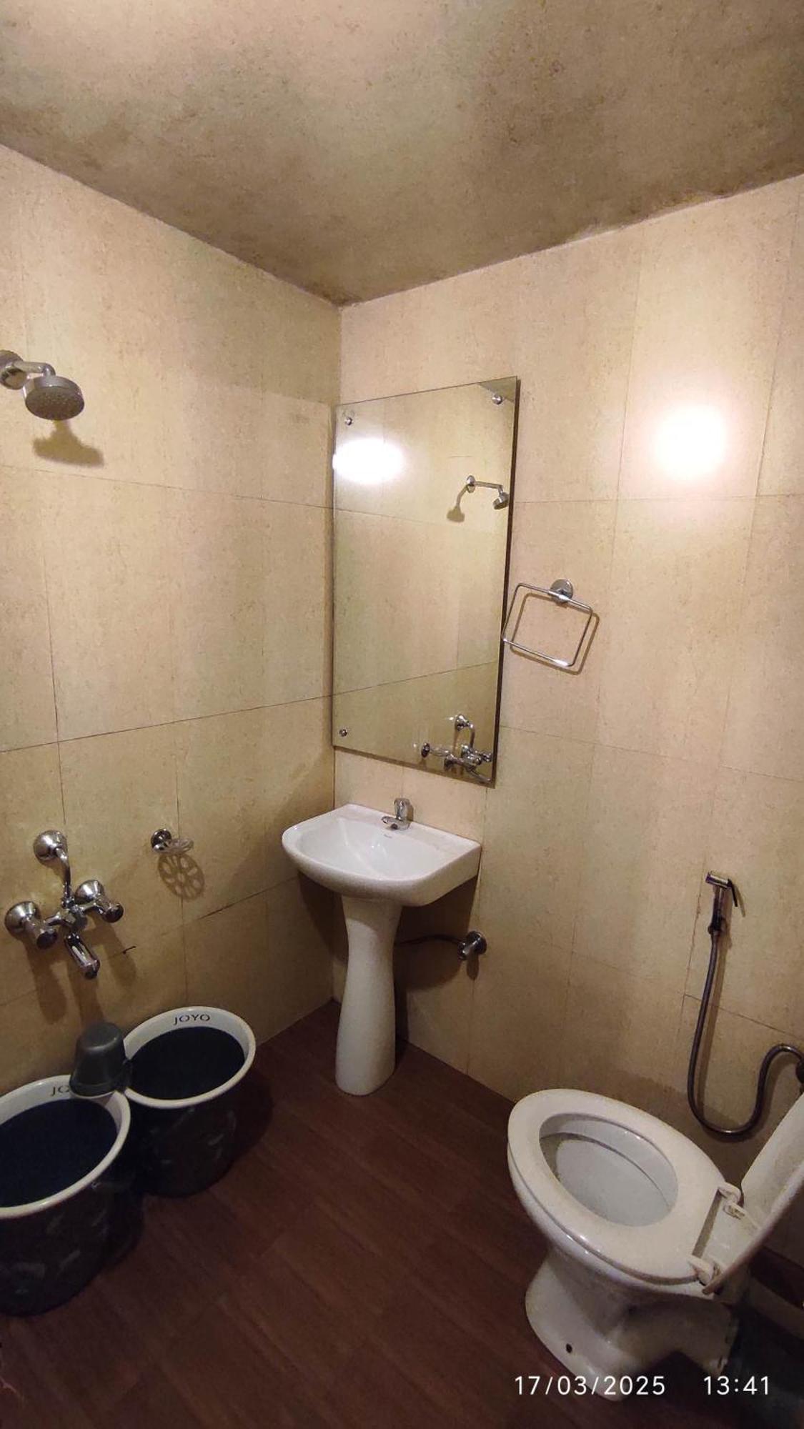 Baba Tourist Lodge 西隆 外观 照片